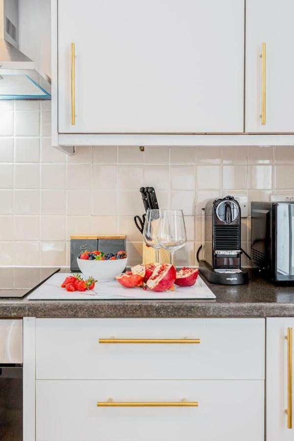 Bright & Spacious 4Beds Home - Kensington High Street-Olympia Лондон Экстерьер фото