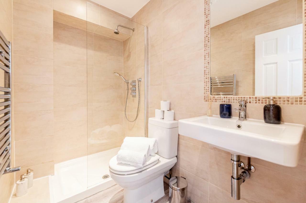 Bright & Spacious 4Beds Home - Kensington High Street-Olympia Лондон Экстерьер фото