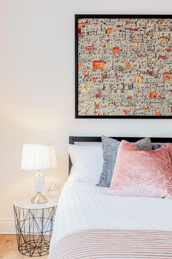 Bright & Spacious 4Beds Home - Kensington High Street-Olympia Лондон Экстерьер фото