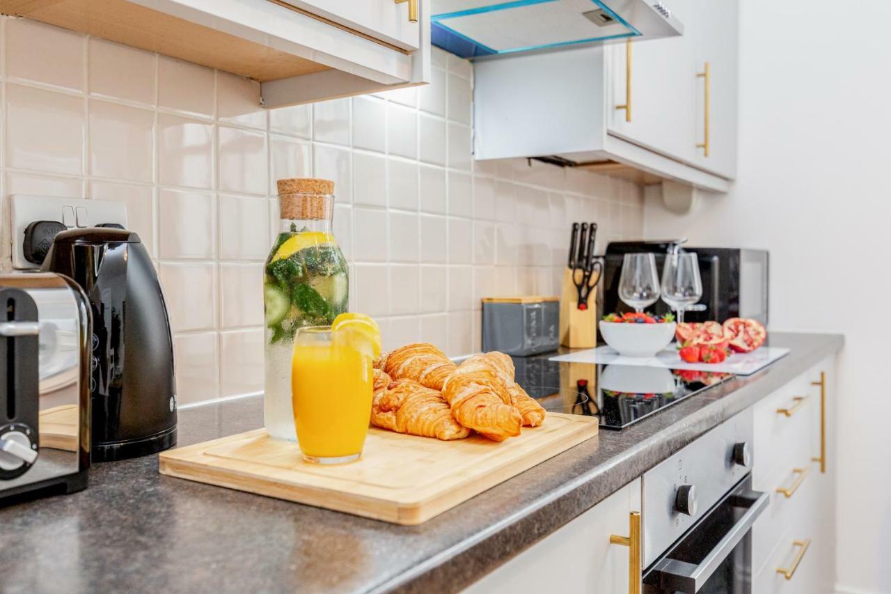 Bright & Spacious 4Beds Home - Kensington High Street-Olympia Лондон Экстерьер фото
