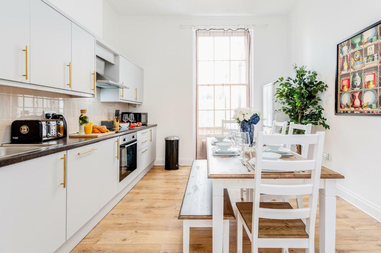 Bright & Spacious 4Beds Home - Kensington High Street-Olympia Лондон Экстерьер фото